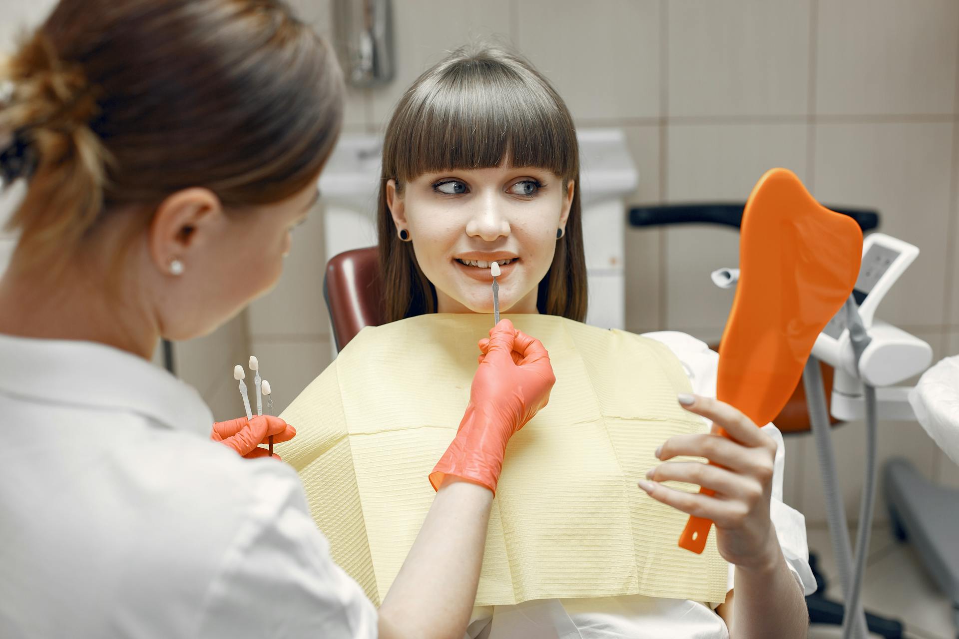 Veneers vs. Dental Crowns: Which Is the Right Choice for Your Smile?